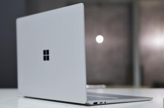 微软正在开发一款中档Surface笔记本电脑