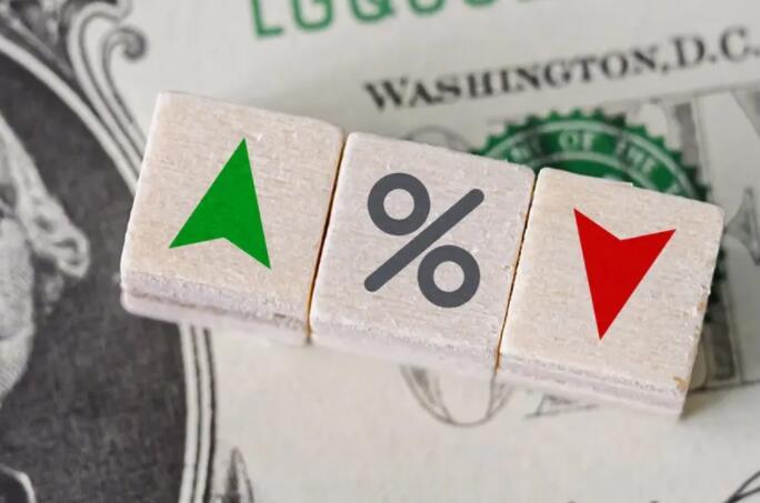美联储直到2023年的零利率利率能否促进经济复苏？