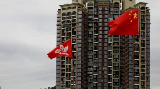 对于中国的房地产开发商而言，香港正成为深圳的后院
