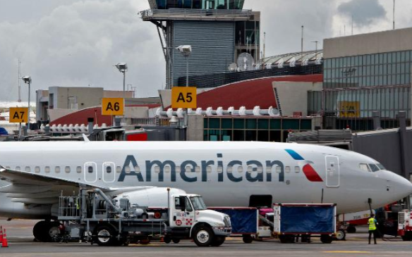 美国航空公司在7月中旬之前取消了数百个航班，部分原因是劳动力短缺