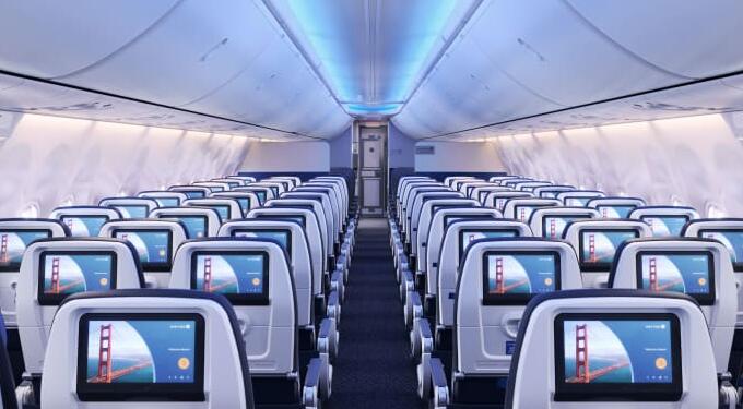 美联航正在购买270架波音和空客喷气式飞机