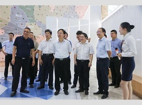 京昆高铁西昆公司揭牌活动在重庆市江北区举行 加快这两段高铁建设